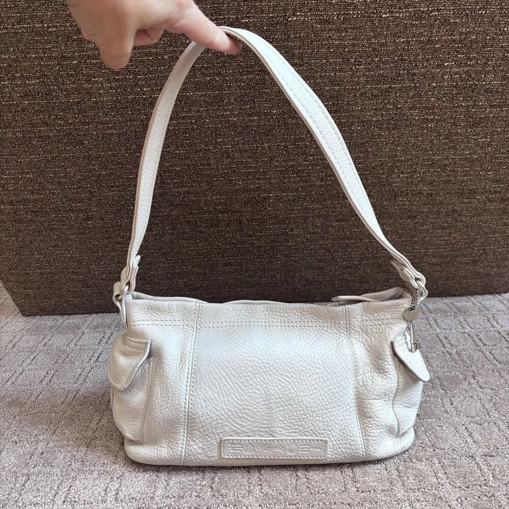 Fossil Cloud White Cargo Hobo Bag Pebbled Leather Cream Purse Zip Up Key Charm